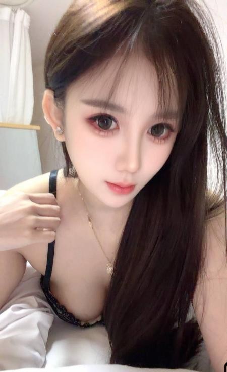坂田舌吻美女小小鱼