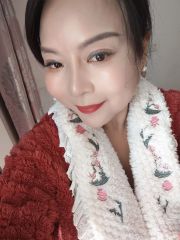 大奶制服美少女